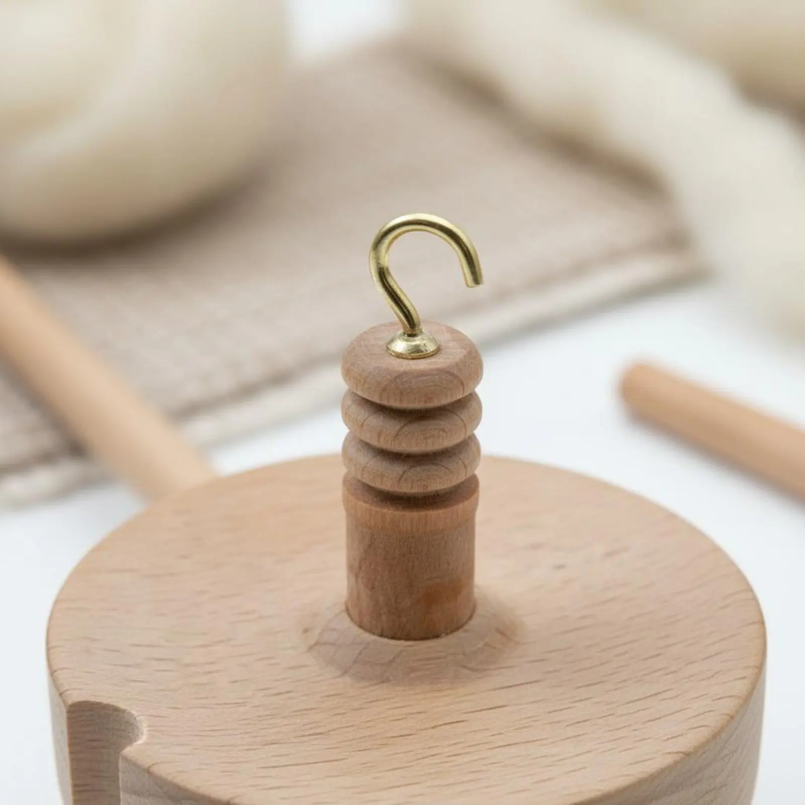Wooden Drop Spindle Portable Drop Spindle Wooden Yarn Twisting Tool Sleek Finish Handicraft Supply Engraved Floral Pattern