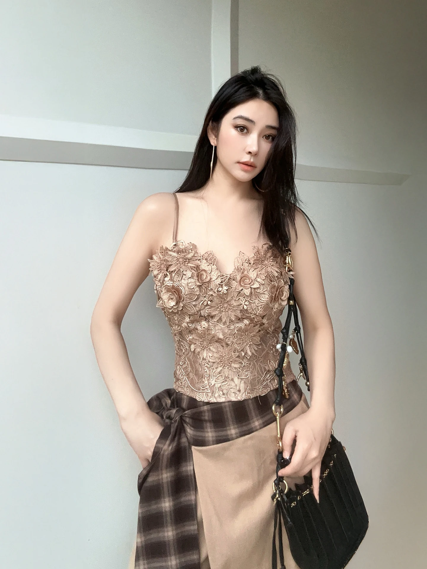 

Ele Lace Rose Design Tank Top Svel French Sle Women's Faion Inner Wear Regular Length Nylon Polyester Blend