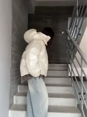 Women's White Oversized Hooded Puffer Jacket Cropped Warm Winter Fashion Down Coat Casual High Street Outerwear Female Outfit