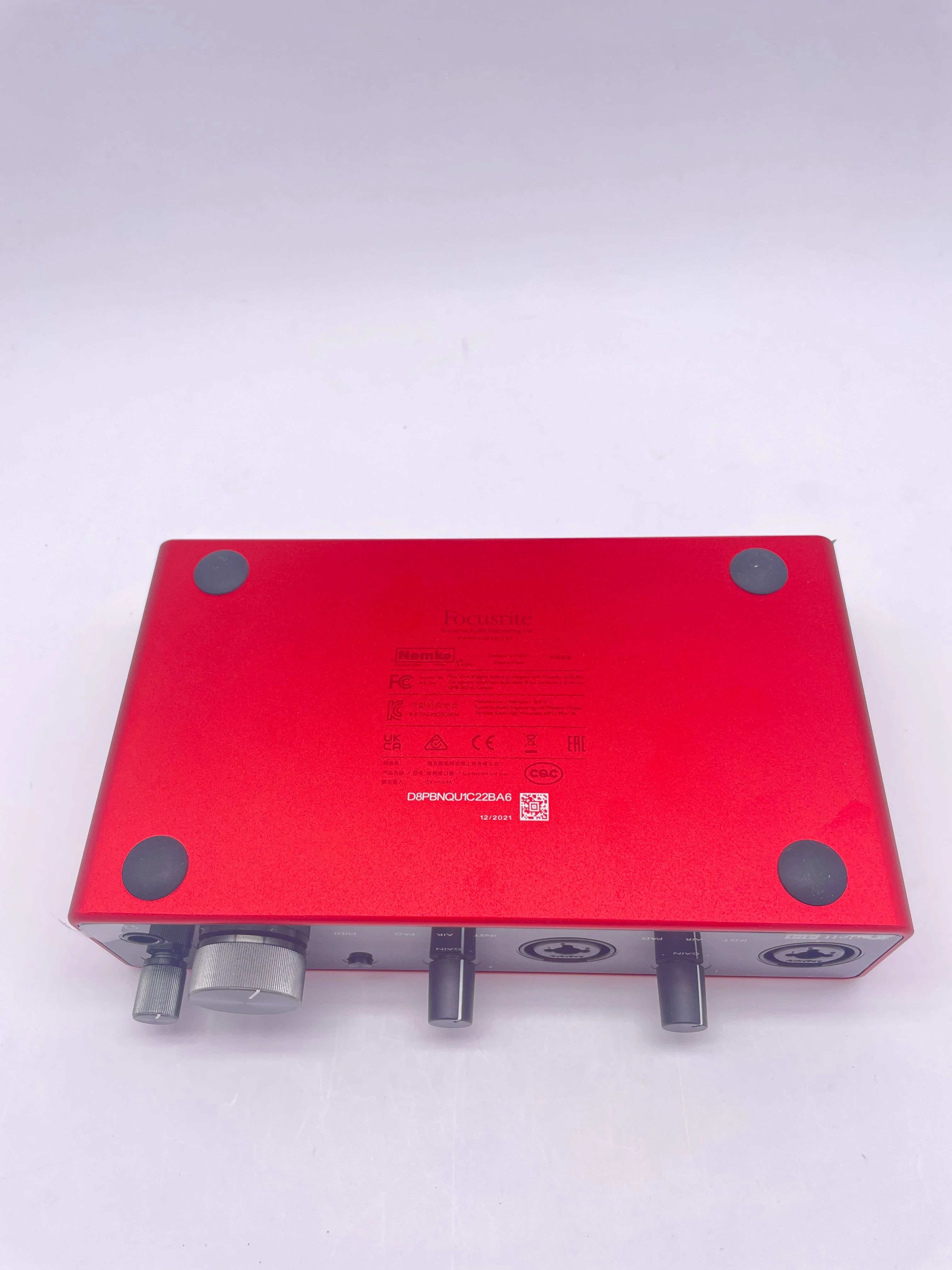 Focusrite Scarlett 4i4 (الجيل الثالث) تسجيل احترافي مع بطاقة صوت خارجية للجيتار مع 4 بوصات/4 مخرج