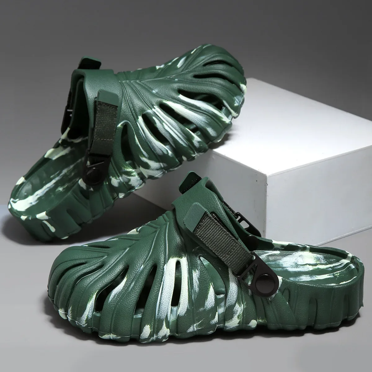 

Мужские и женские летние пляжные домашние тапочки с толстой подошвой, нескользящие уличные шлепанцы с вентиляцией облаков, мягкие сандалии на платформе с листьями