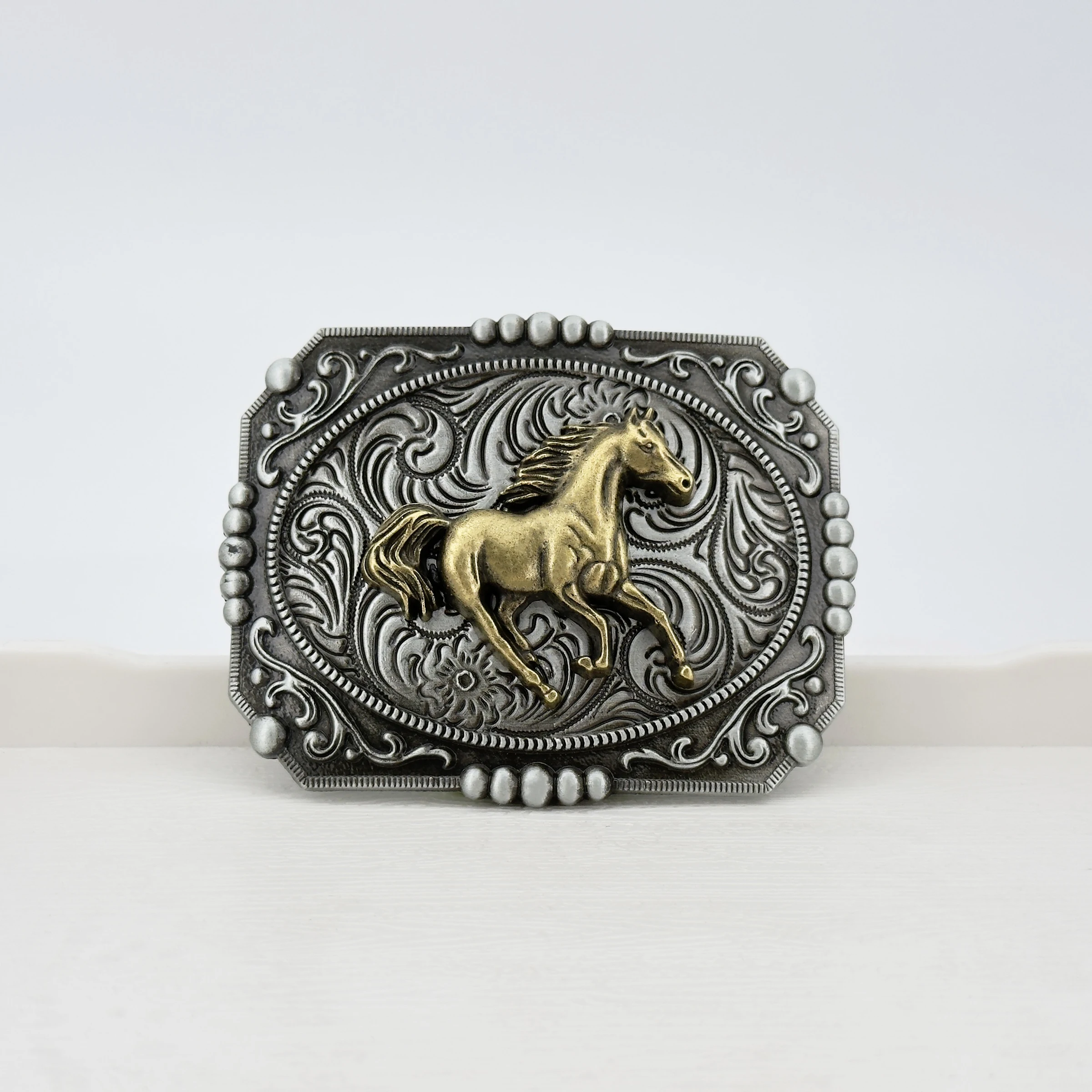 النمط الغربي سبائك الزنك رأس الحصان رأس البقرة تنقش مشبك حزام متعدد الاستخدامات للرجال والنساء