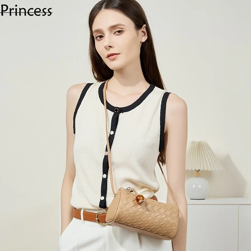 

Internet Famous Woven Pattern Genuine Leather Single Shoulder Crossbody Bag For Women's Fashion, Simple And Casual Small Pillow