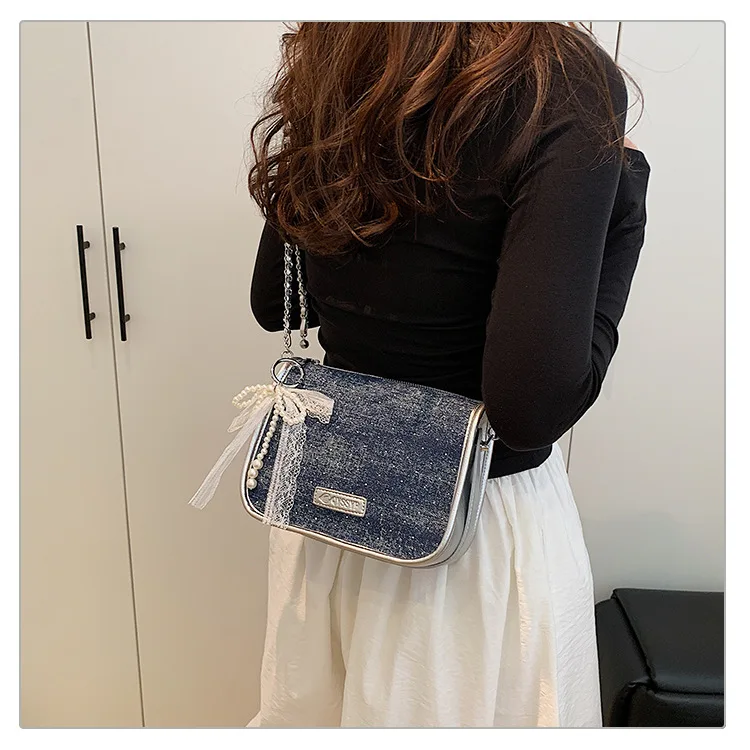 

2025 Unique Underarm Shoulder Bag Stylish Small Crossbody Purse with Chain Versatile Mini Square Handbag Fashionable Niche