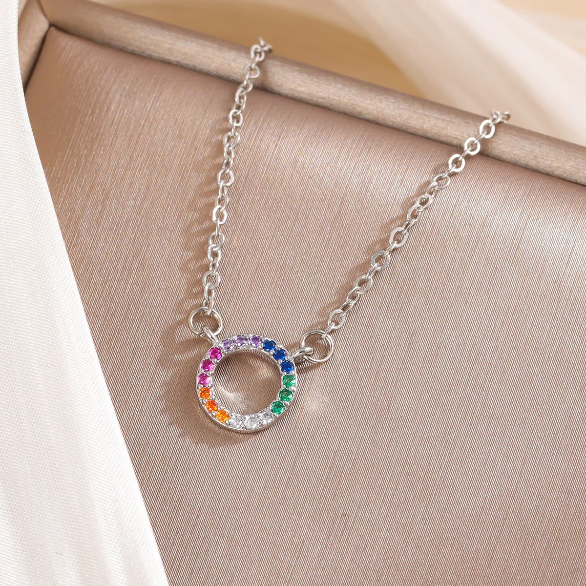 Neue Exquisite Kreative Regenbogen-Kreis Candy-Farbe 925 Sterling Silber Schmuck Runde Kristall-Halskette XL184
