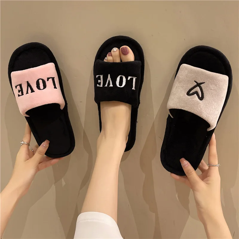 

Casual Women's Slippers Home Flats Elegant Spring Love Luxury Designer Woman Shoes New Fashion Indoor Fuzzy Fur Slides Soft Sole