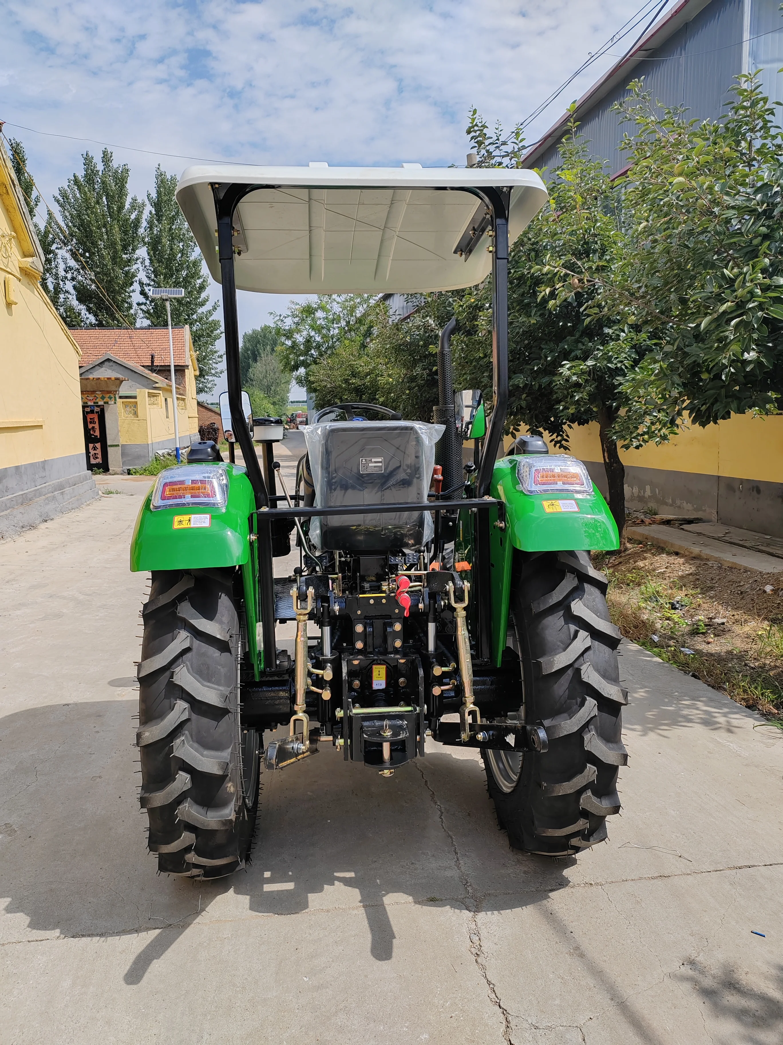 Traktor Roda Diesel 4WD untuk  - Agriculture Farming Land For Sale ulasan dan harga