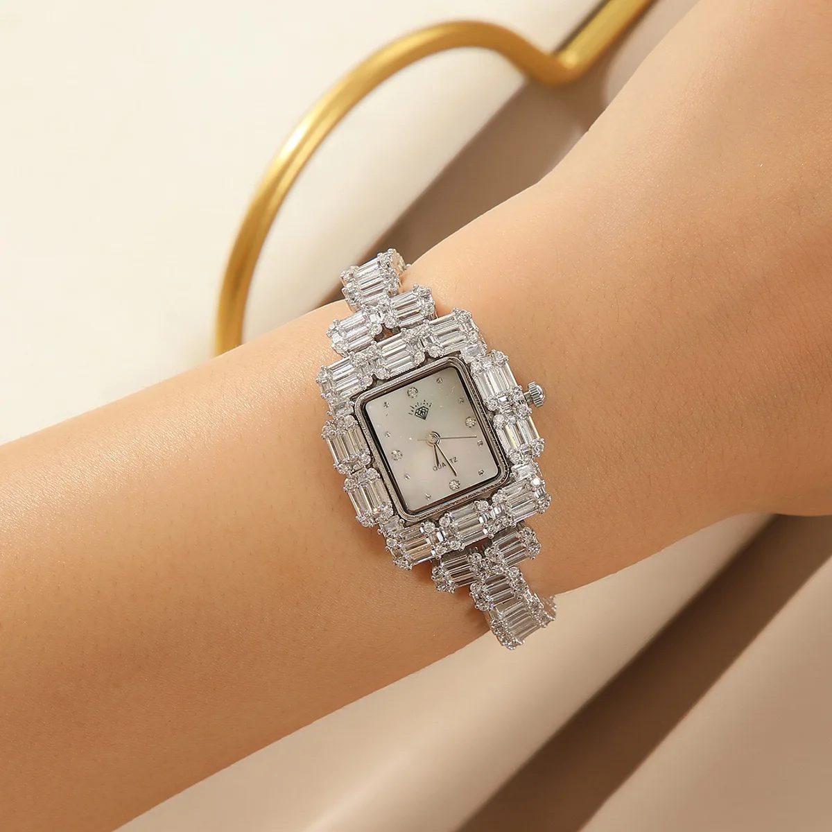 

Luxury Women's Watches Cubic Zircon Crystal Elements Bracelet Watch For Lady's Wedding Party Fashion Jewelry Accessory