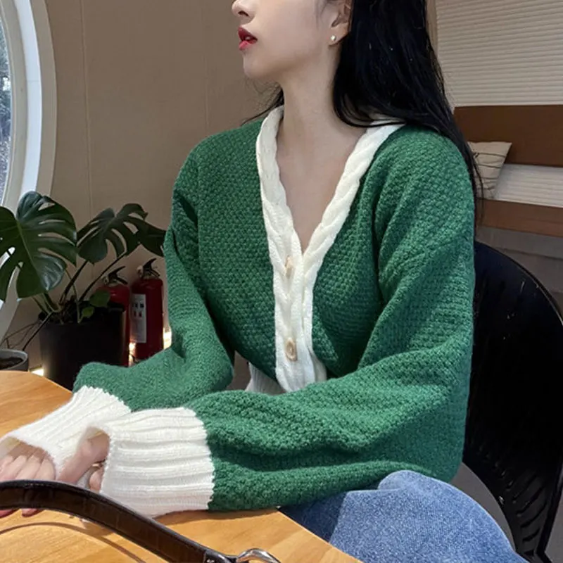 Vintage Contrasting Colors Knitted Cardigan Autumn Winter Hong Kong Style Women\'s Clothing Casual V-Neck Slim Patchwork Sweaters