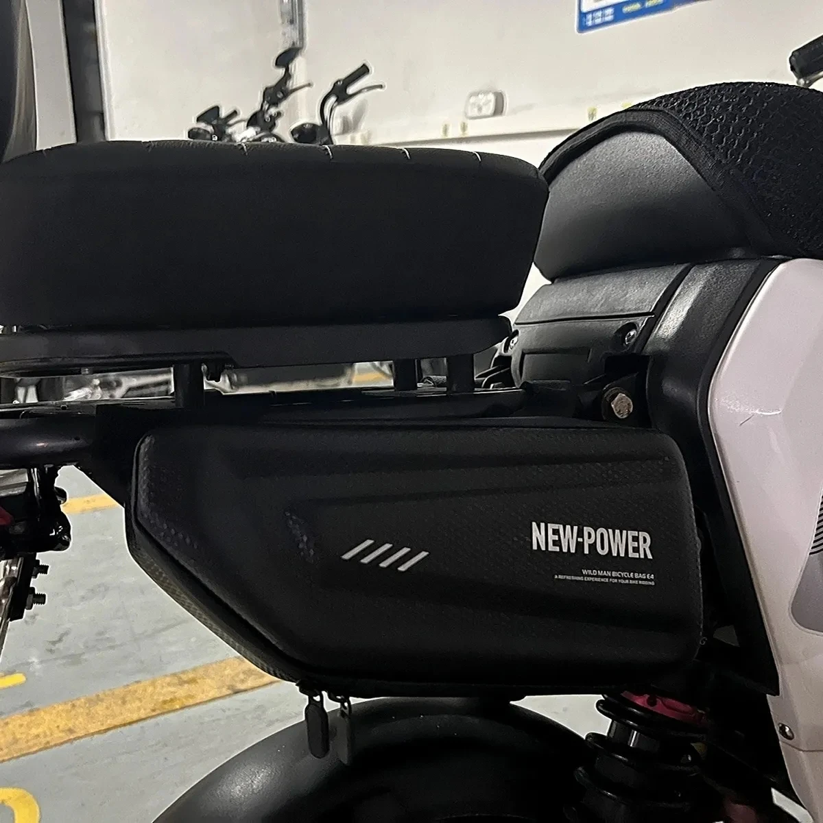 

Universal Electric Bike Hanging Bag Motorcycle Side Bags Waterproof Moto EnginePack Hard Shell Bags Mountain Bike Triangle Pouch