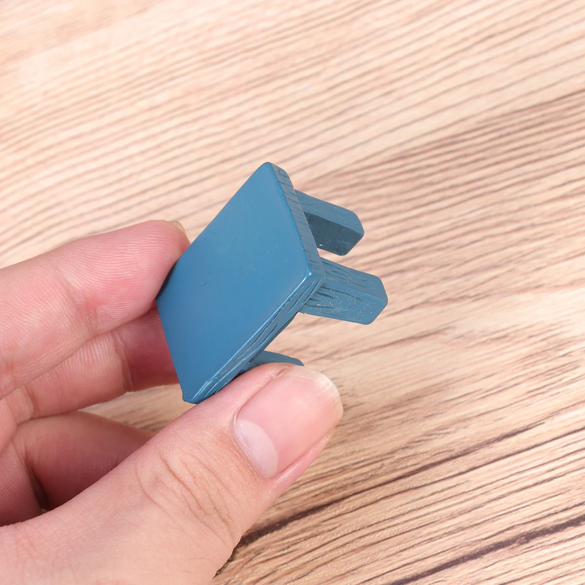 Blue Simulated Resin Stool Miniature Creative Micro Landscape Decor Plant Ornament for Moss Bonsai Succulent Garden