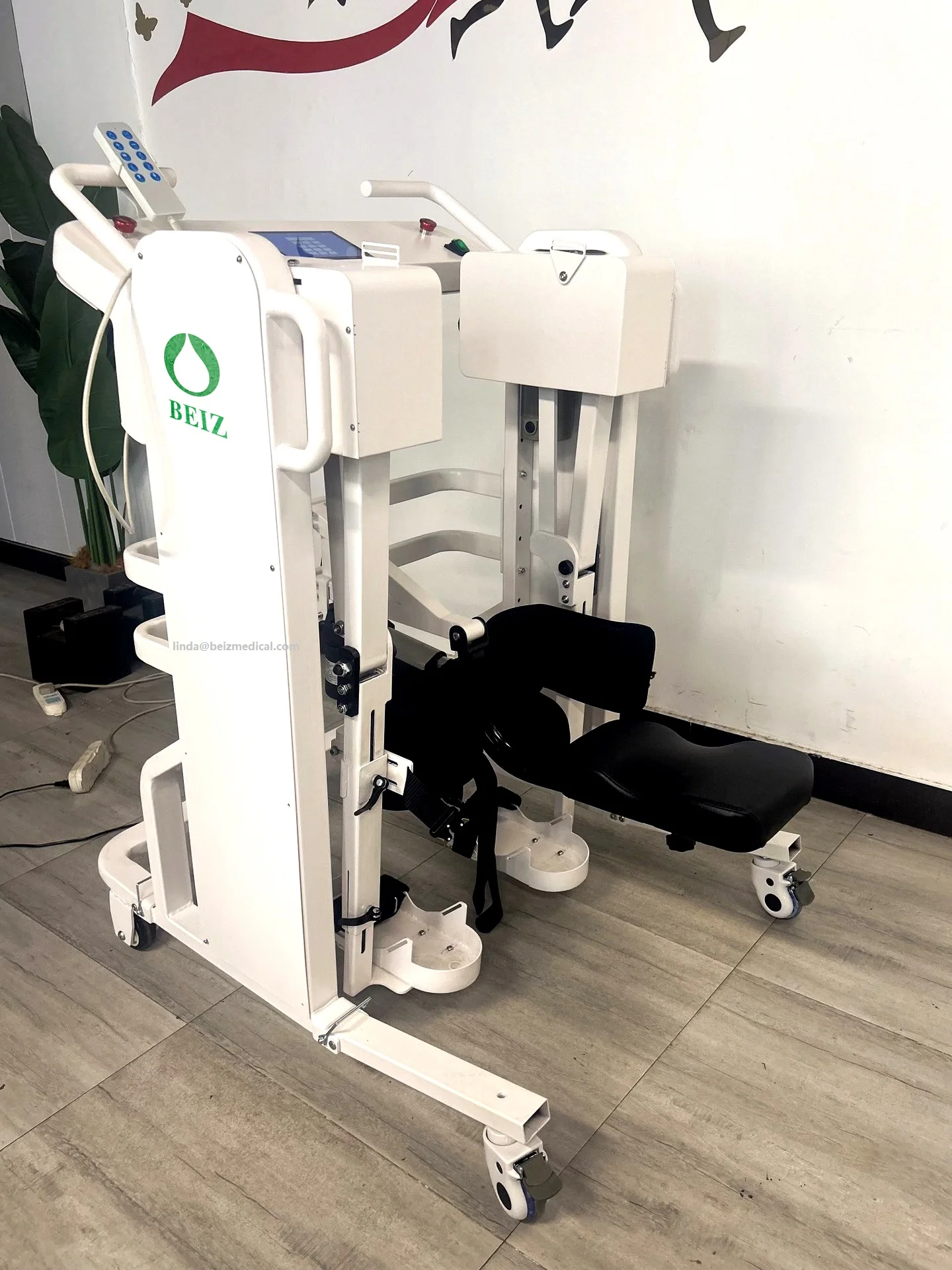 Exoskeleton Rehabilitation Robot LOWER LIMB EXOSKELETON GAIT TRAINING ROBOT Natural Standard Gait Training For Disabled-BZ-KNX03