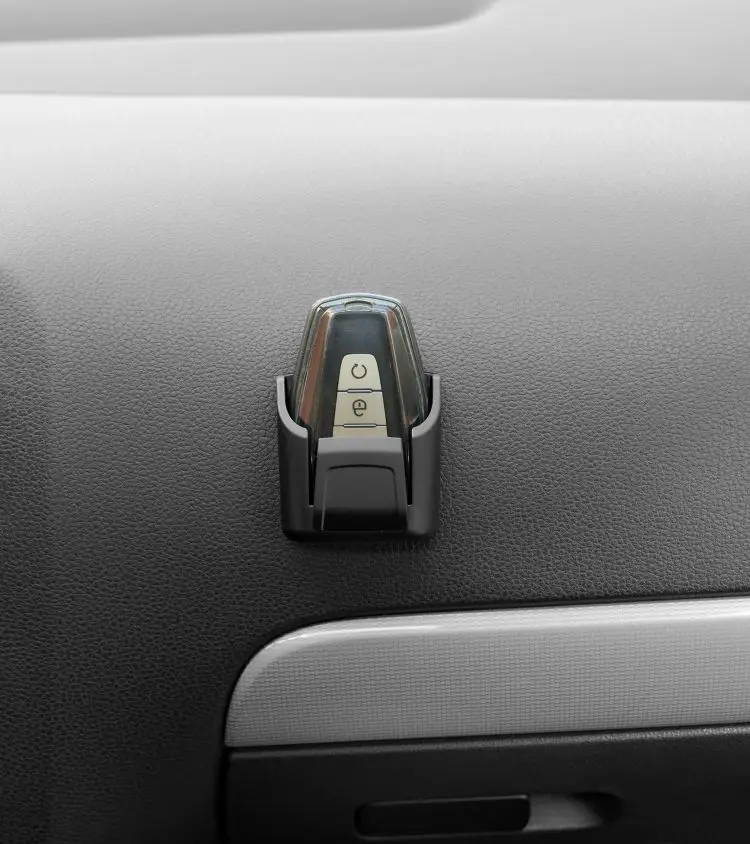 Auto-Schlüsselhalter-Clip, Aufbewahrungsbox für den Autoinnenraum, Armaturenbrett-Organizer, Klebehalterung für Karten und Schlüssel, universelle Passform – Detail 2