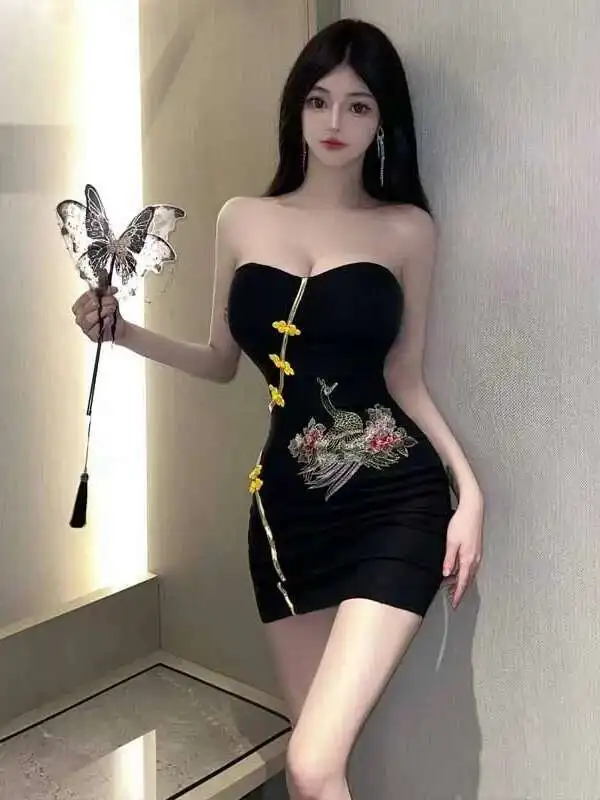 

New 2024 Summer Spicy Girl Retro Embroidery Cheongsam Slim Chinese Style Wrapped Chest Dress Women High Waist Mini Dress FM2U