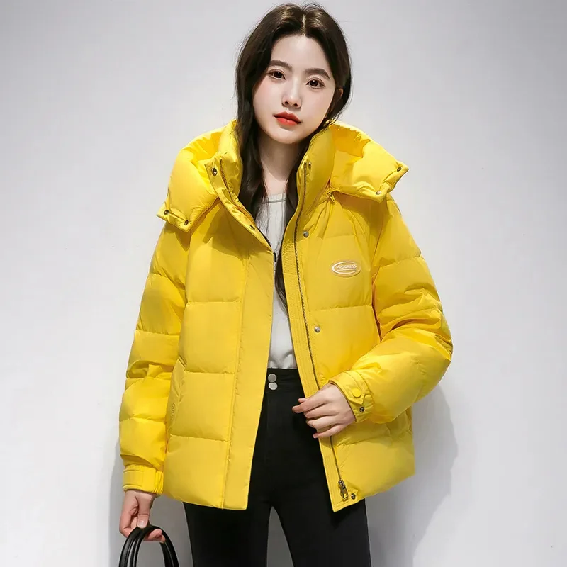 Cappotto corto invernale giallo da donna 2025 Nuovo piumino in cotone addensato da donna Cappotto casual con cappuccio Top Parka caldo femminile Outwear