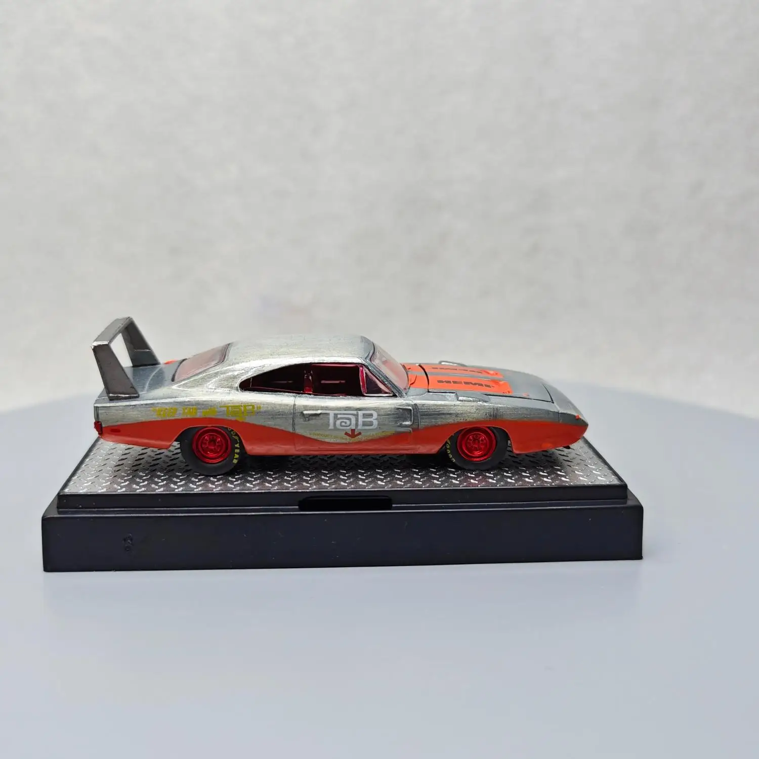 M2 Machines 1/64 1969 Dodge Charger Daytona Varnish Special Edition Die-cast Alloy Car Model Collection Display Toy Gift