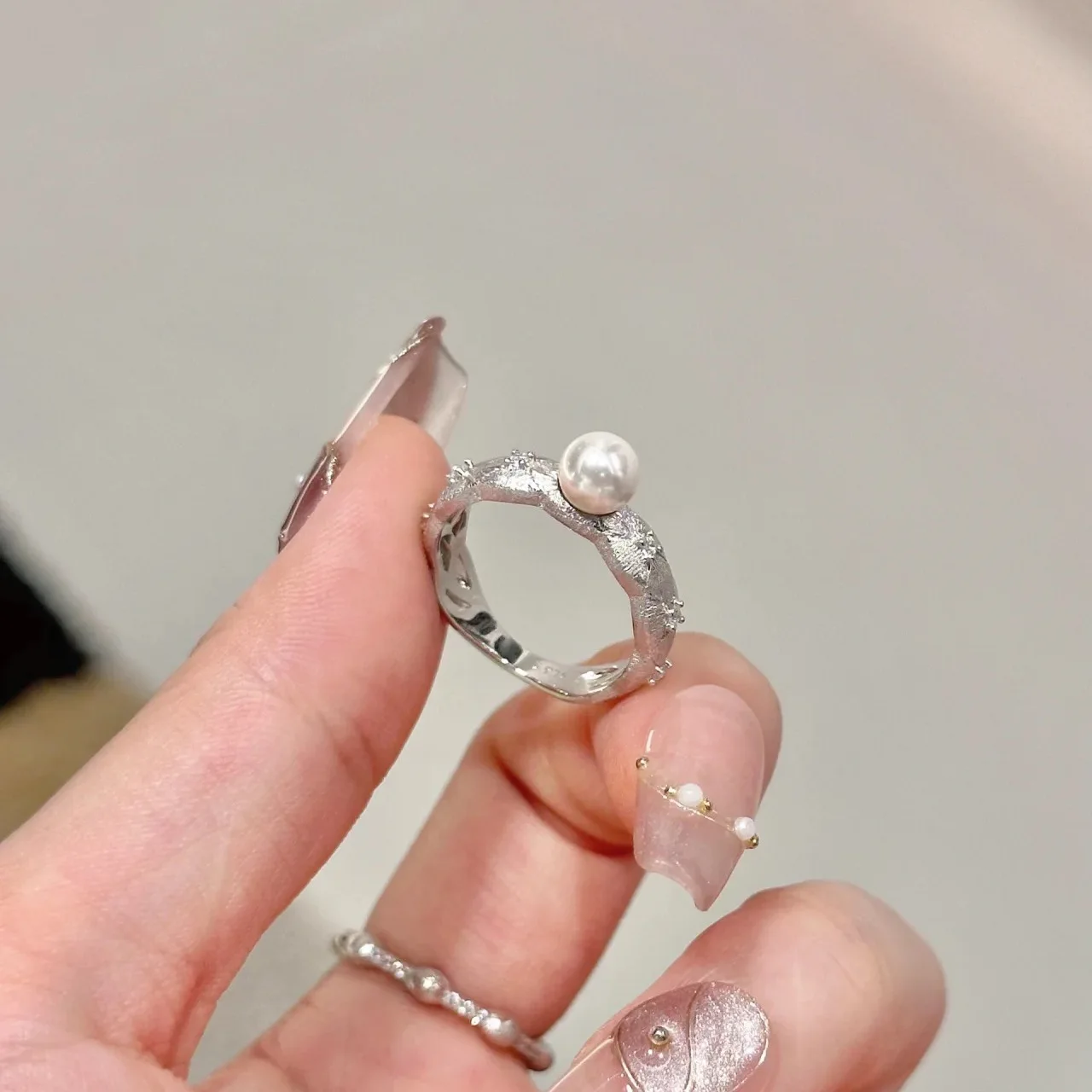 

Foydjew Vintage Jewelry Handmade Brushed White Pearl Rings Simple All-match Daily Fashion Accessories For Women