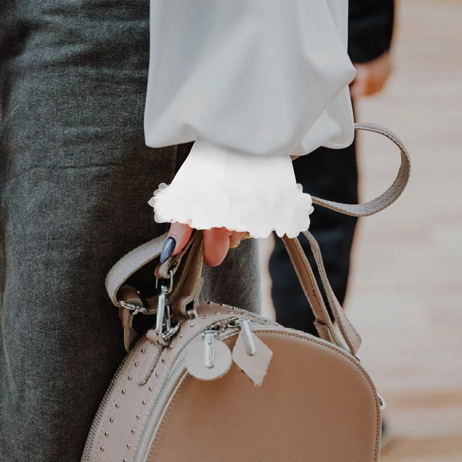 

1Pair Elegant Floral Bell Sleeve Fake Cuffs Detachable Chiffon Ruffle Cuffs for Women Bridal Puff Sleeve Decoration