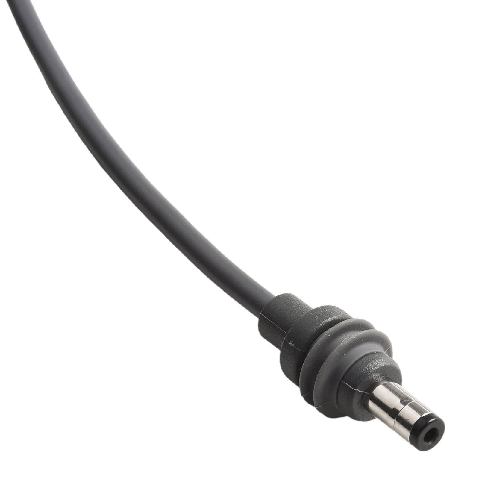 

12V Power Supply DC Car Charger Cord 3 Meters Length Replaceable Fuse LED Interface PVC Pure Copper For Trucks