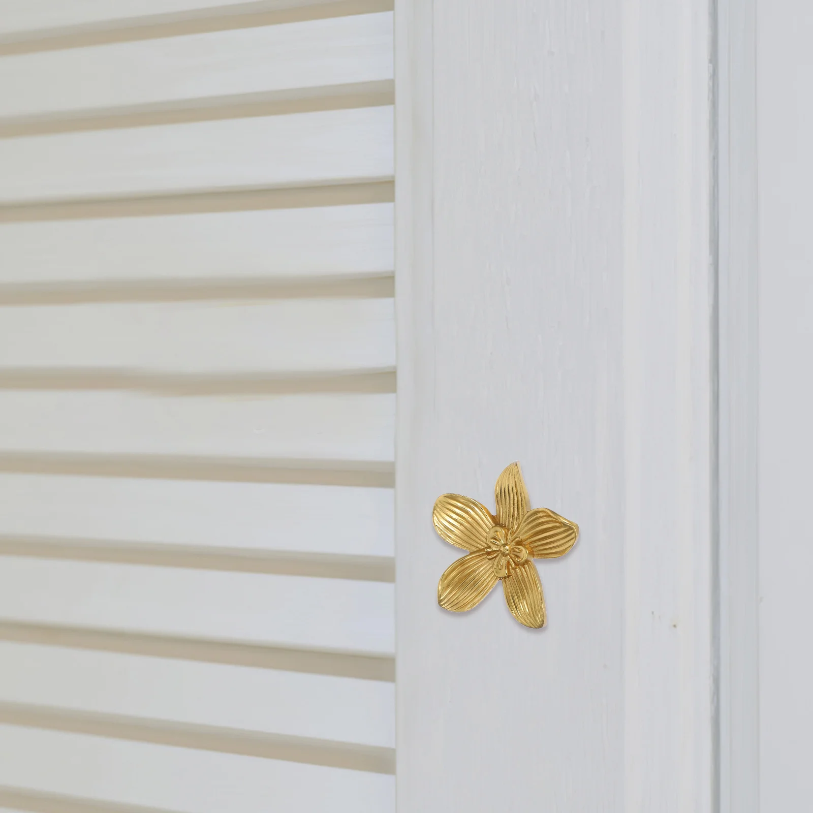 

Five-Petal Flower Brass Cabinet Knob Drawer Handle Dresser Pull Retro Furniture Hardware for Wardrobe Bathroom Kitchen