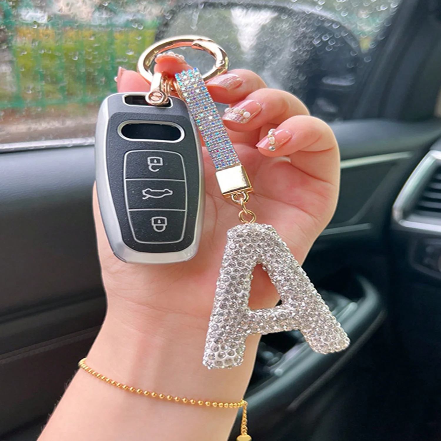 1Pc Mini Glitter Rhinestone Bag Charm - Car Keychain Bag Charm Fashion Personality Suitable For Carnival Stylish Travel Accessor