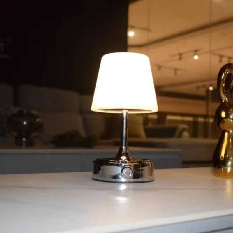 Cross-border new light luxury modern simple touch switch charging small metal desk lamp 4100K neutral white eye protection LED