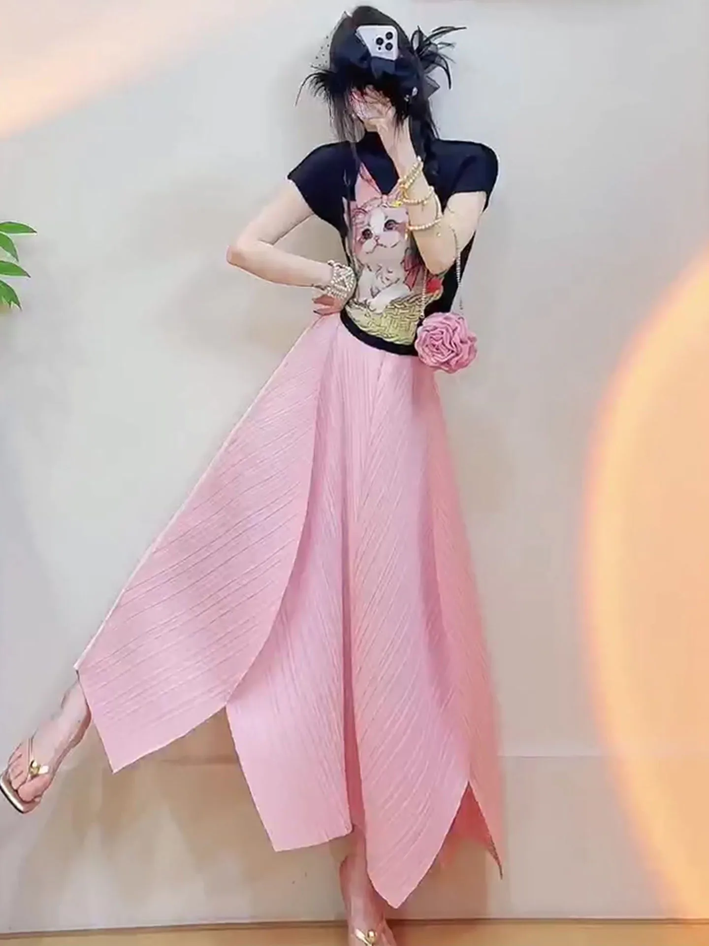 

Модный летний комплект из двух предметов: топ с узором и плиссированная юбка розового цвета для женщин, с круглым вырезом