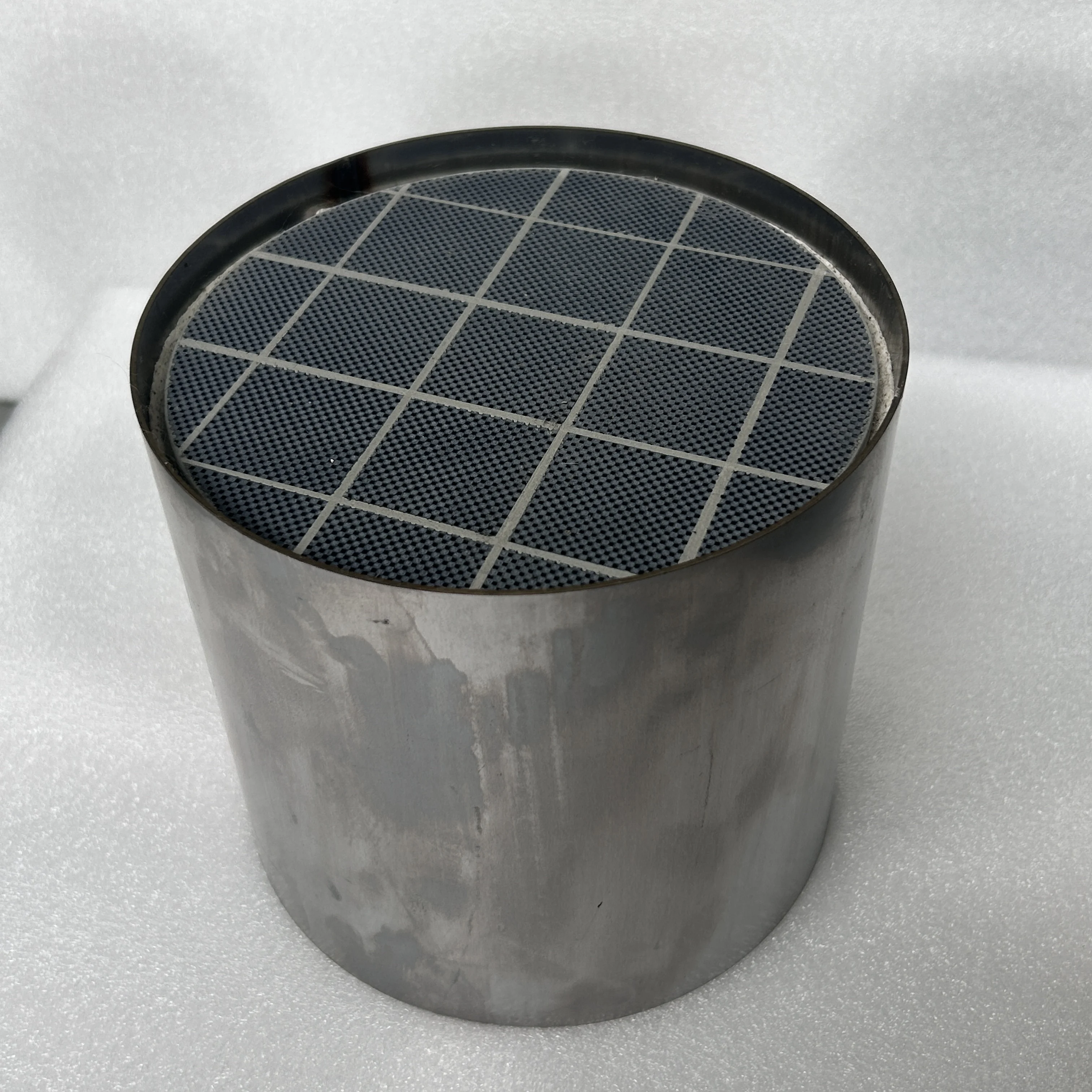 ∅140*140mm Wall Flow SiC DPF Middle Section Diesel Particulate Filter Silicon Carbide Exhaust Filter Replacement Assembly