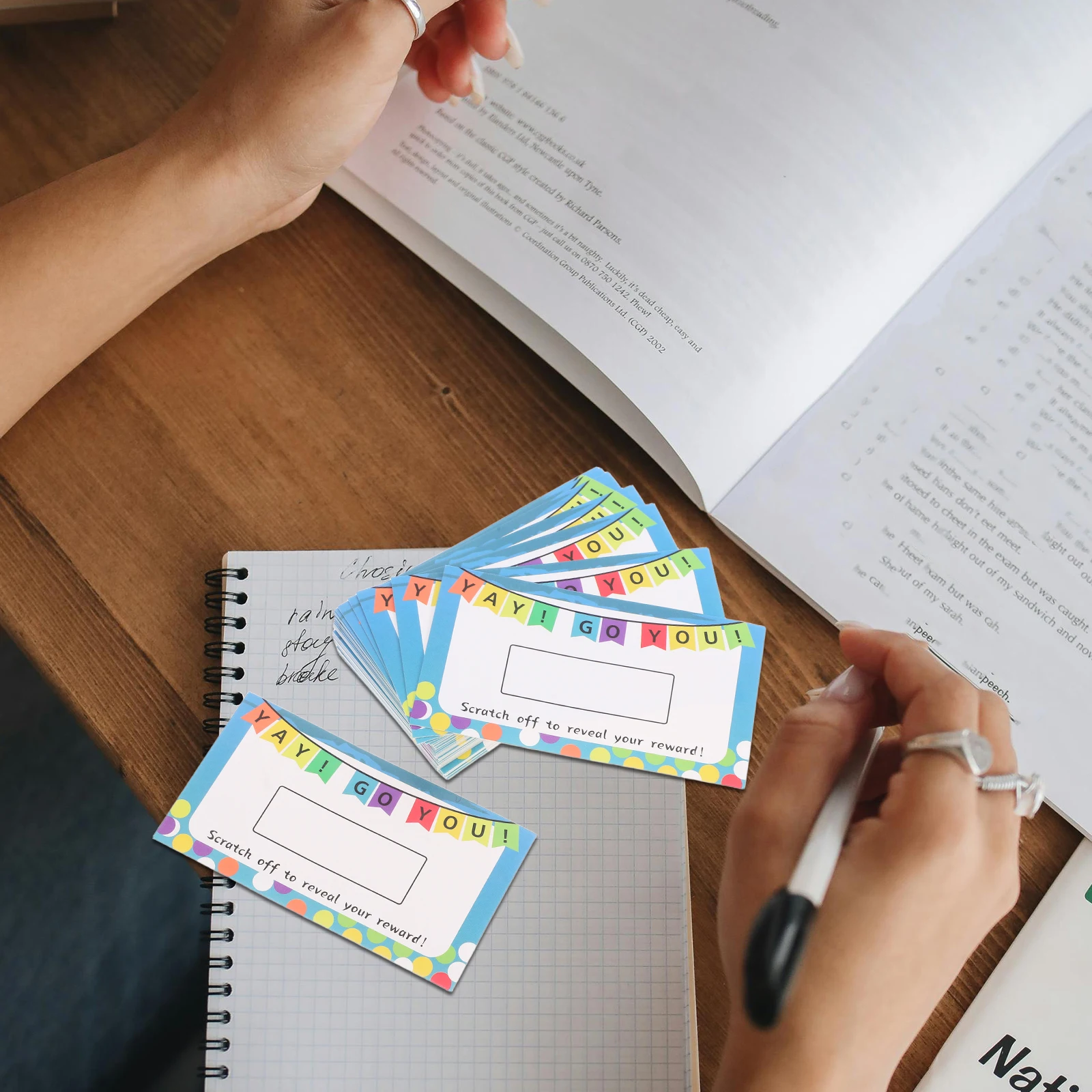 100 Uds. Tarjeta para rascar en blanco, tabla de recompensas DIY, pegatinas para profesores de niños, actividades divertidas motivacionales en el aula, premio para estudiantes