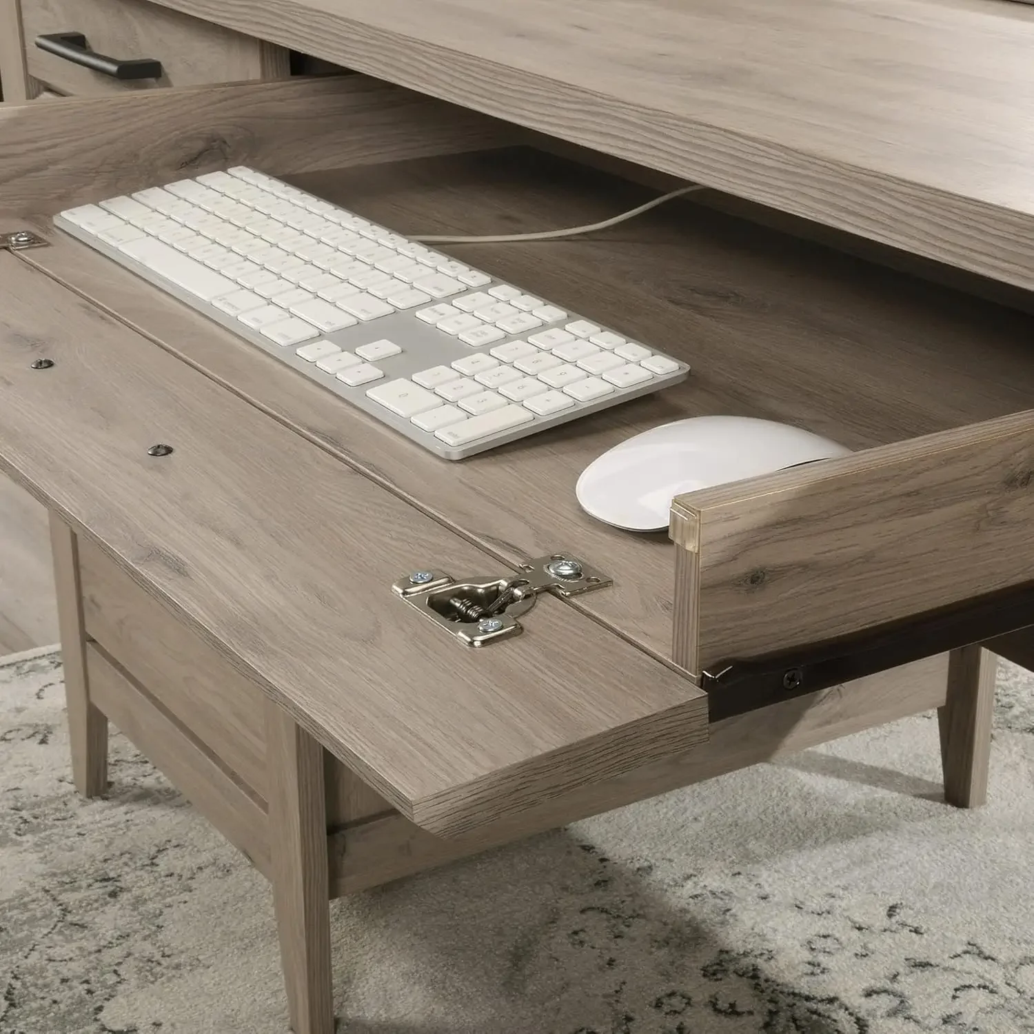 Summit Station 66"W Executive Computertisch, Lorbeereiche