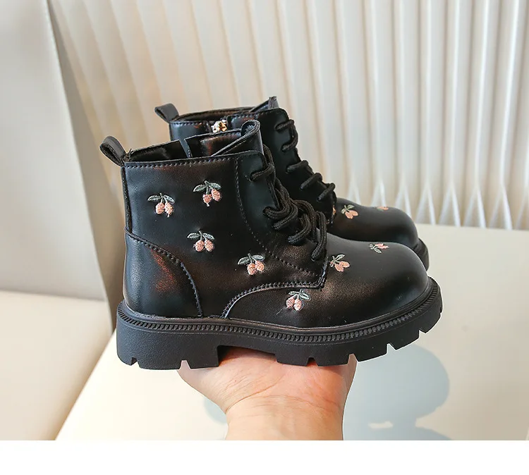 Weichsohlen-Stiefel aus besticktem PU-Leder für Mädchen, Frühling/Herbst, rutschfeste kurze Stiefel, leichte, bequeme Freizeitschuhe für Kinder. – Detail 14