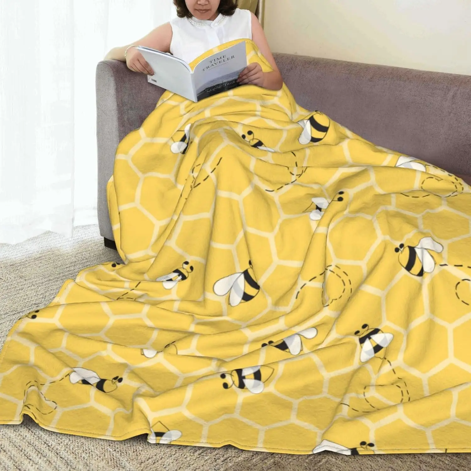 Bee Throw Flannel Blanket Soft Travel Blanket Lightweight Outdoor Blankets Warm Blanket All Seasons Fluffy for Sofa