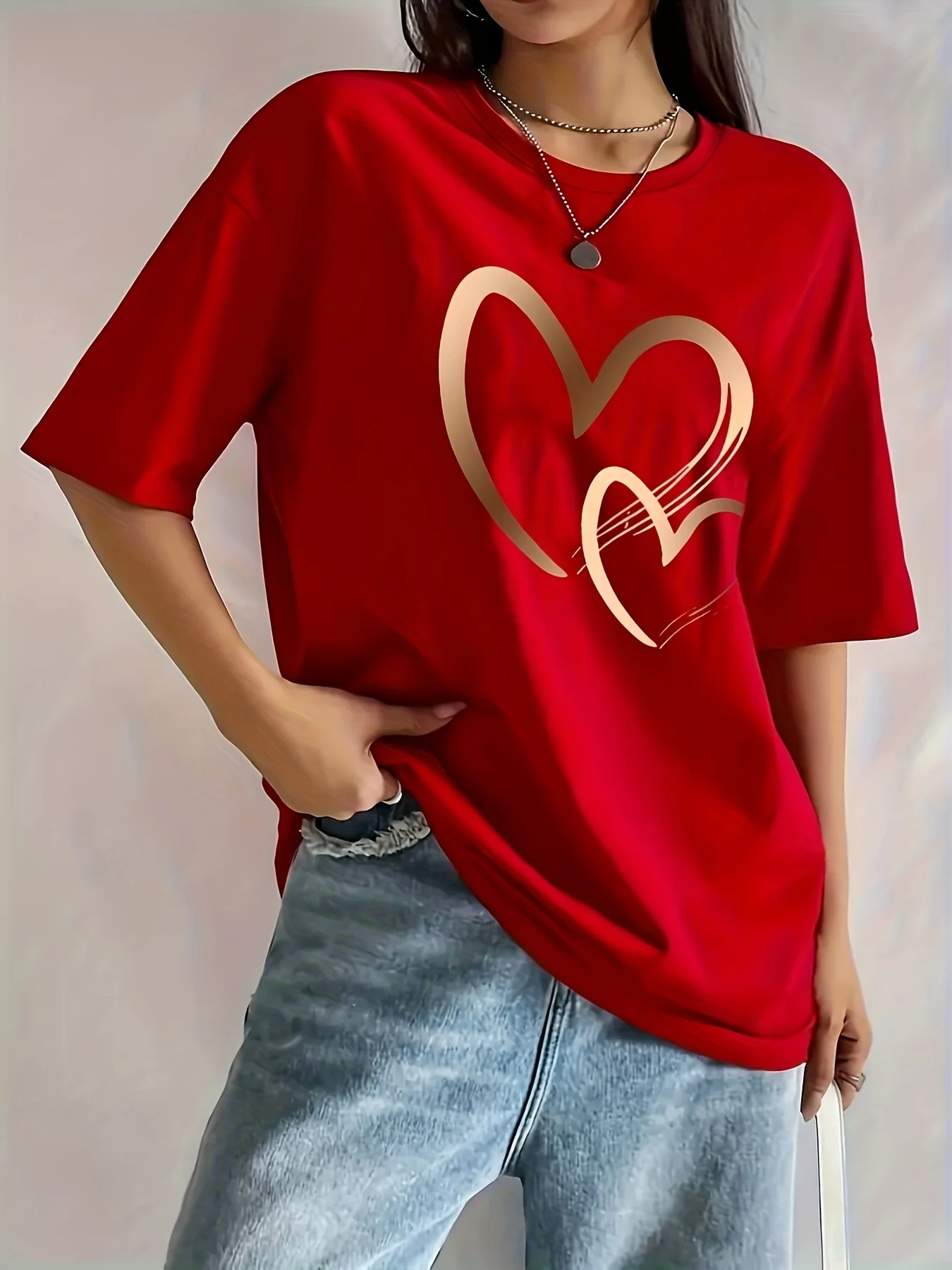 

Plus - Size Red Round Neck T - Shirt with Gold Heart Print: Stylish and Romantic