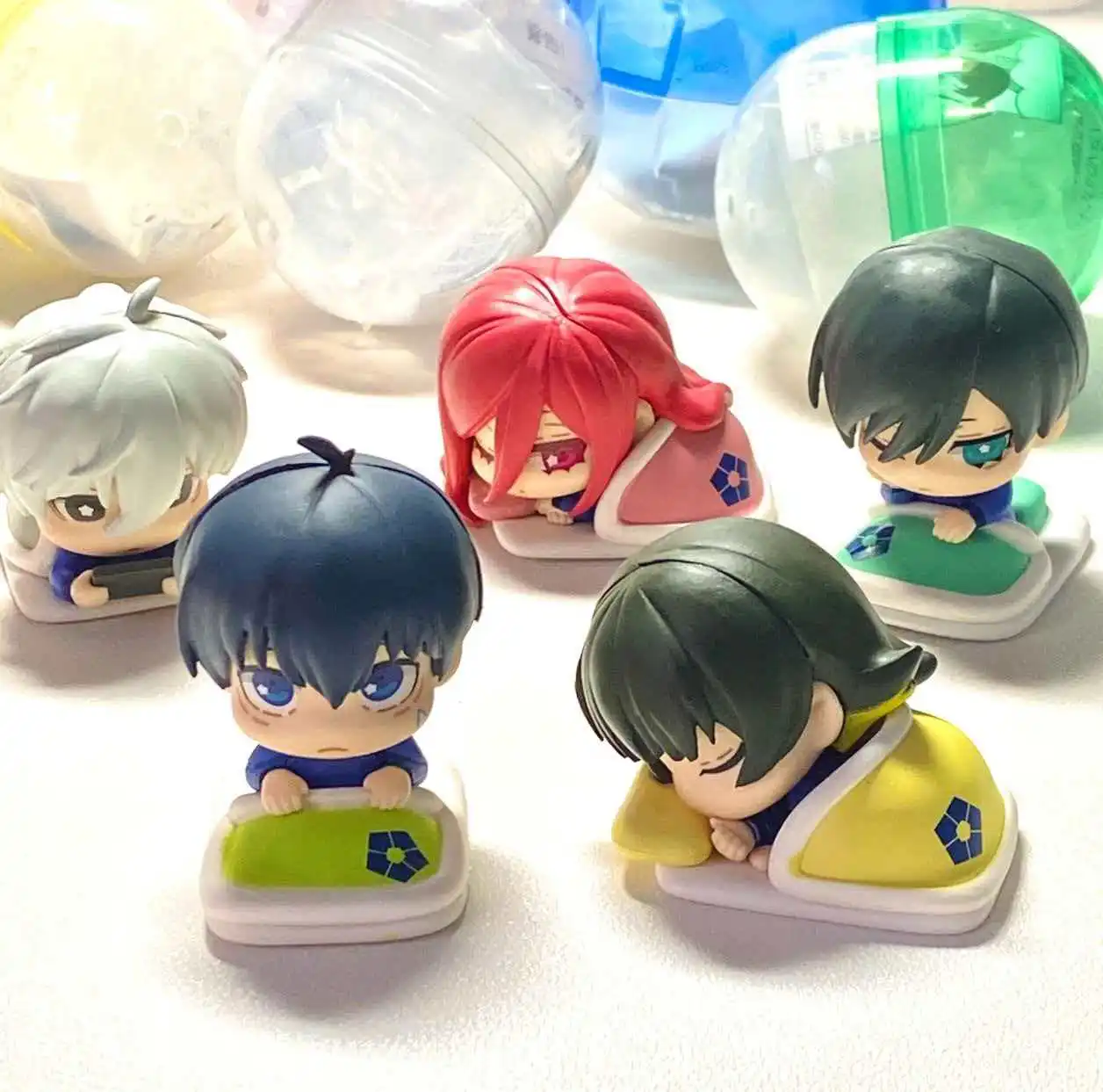 

В наличии: Коллекционная фигурка Blue Lock в спящей позе (Blind Box), кавайная мини-фигурка аниме, украшение для рабочего стола, подарок-сюрприз на день рождения для фанатов