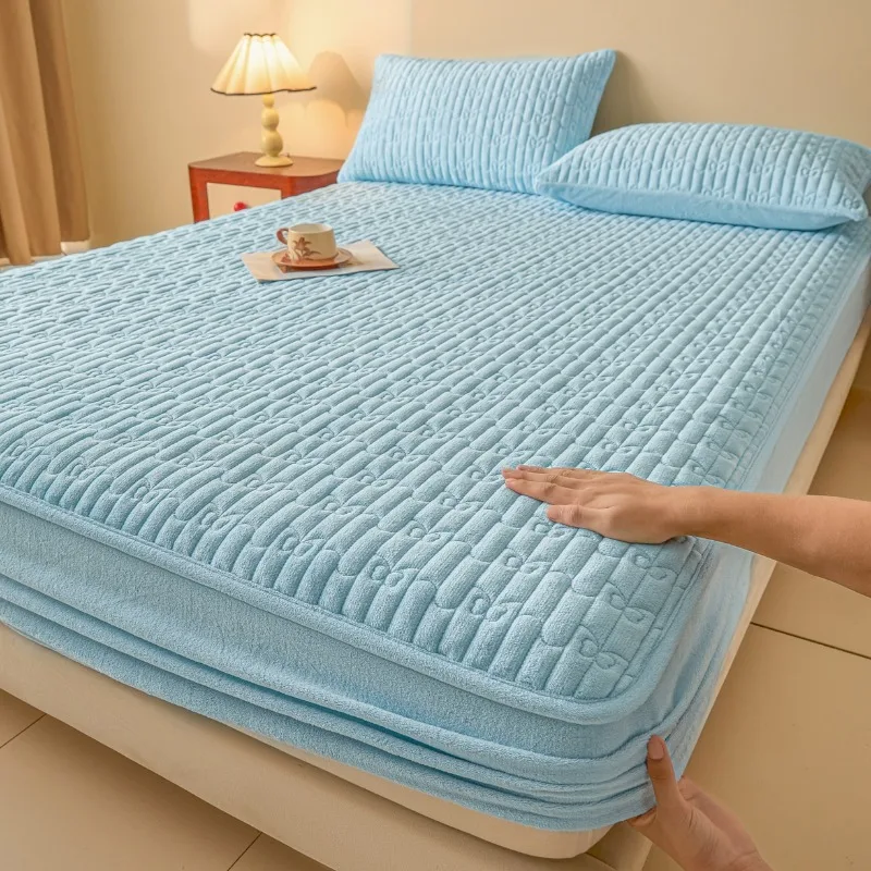 Winter new milk fleece fitted sheet three-piece set solid color padded thickened mattress protective cover to keep warm