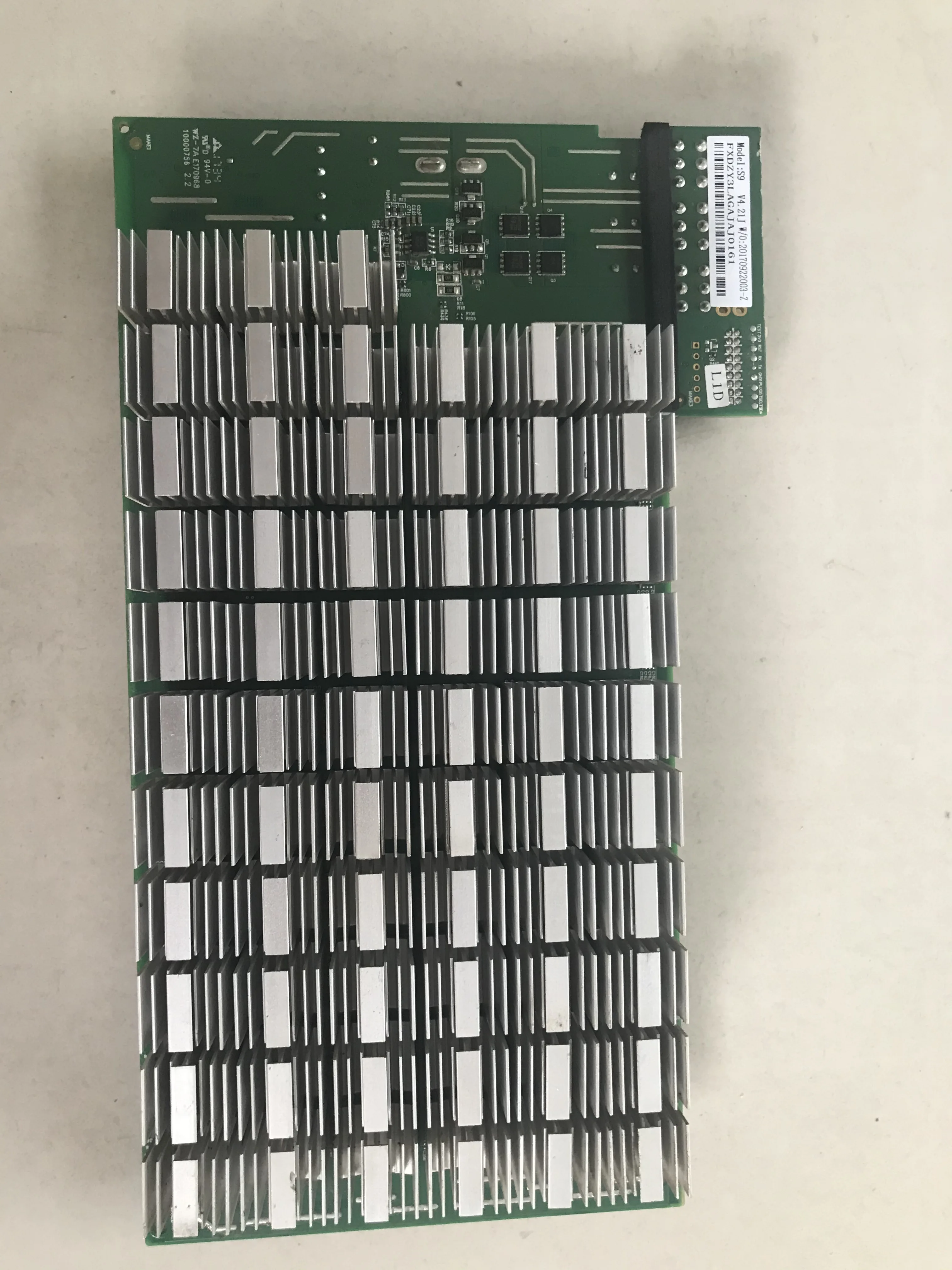 مستعمل Antminer s9 s9i hashrate board 3.5 TH/s SHA256 14nm Asic Miner Btc يمكن تثبيت انخفاض استهلاك الطاقة S9 14T