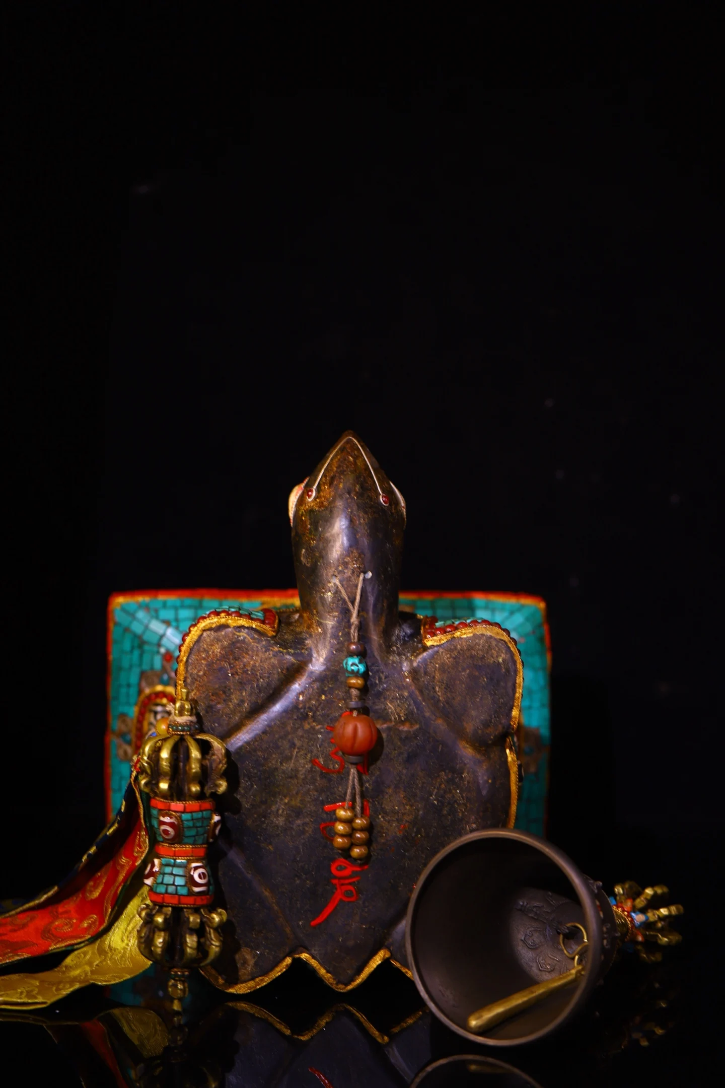 Nepalese folk Meteorite Painted Mosaic Gem gZi Beads Shell Turquoise Turtle Statue Base Shakyamuni Buddha Bell Worship Hall