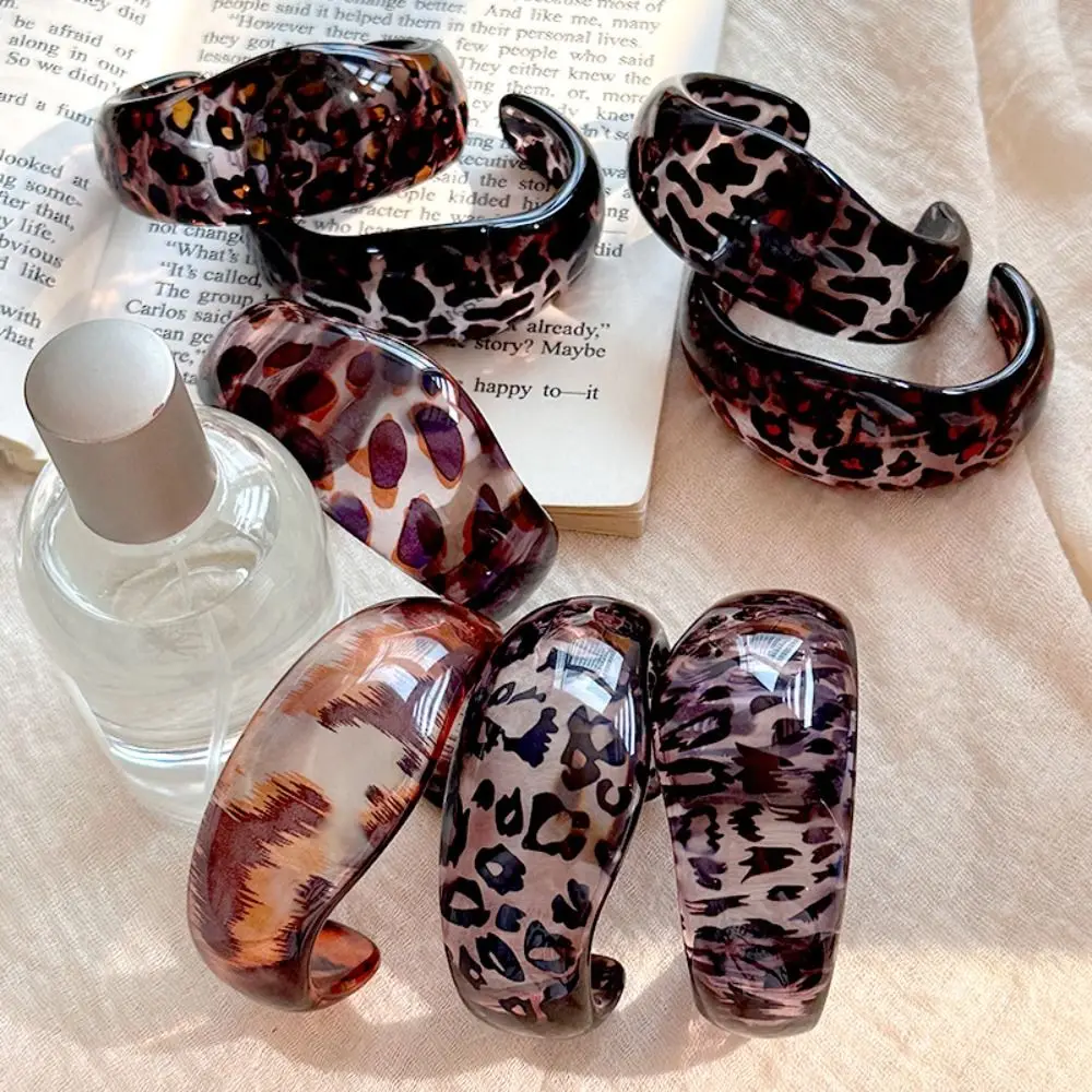 Creative Irregular Leopard Openning Bracelets Translucency Exaggerate Resin Bangles Smudge Charm Chunky Bracelets Winter