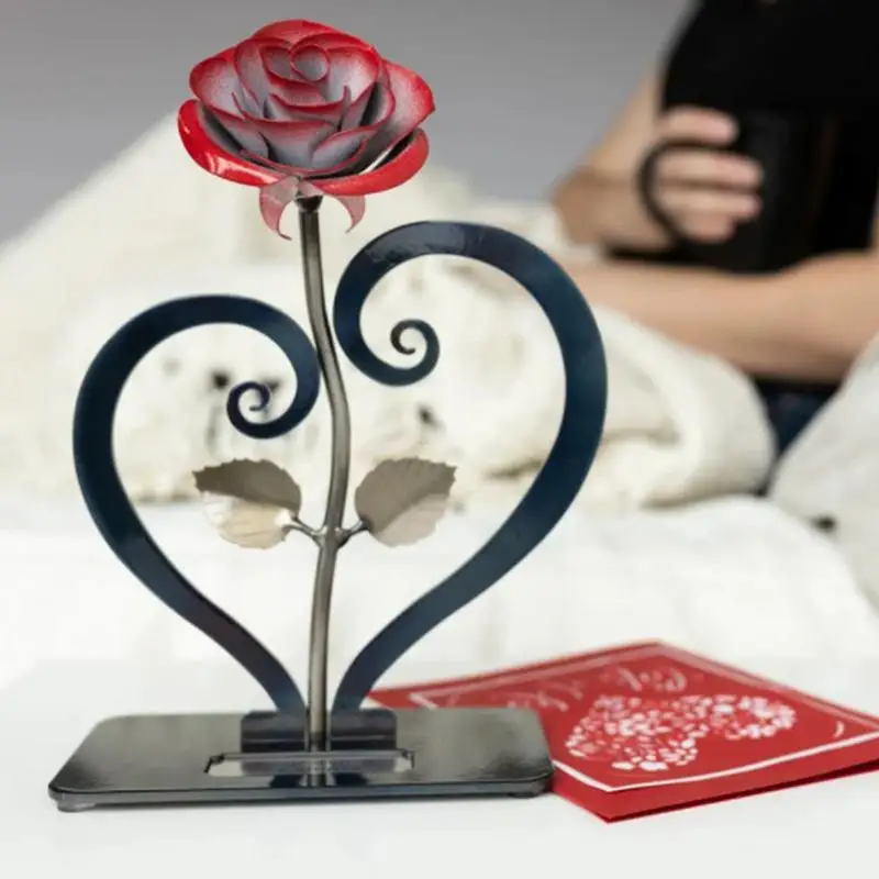 Escultura de rosa roja de Metal forjado a mano, decoración de rosa de hierro forjado hecha a mano para cumpleaños