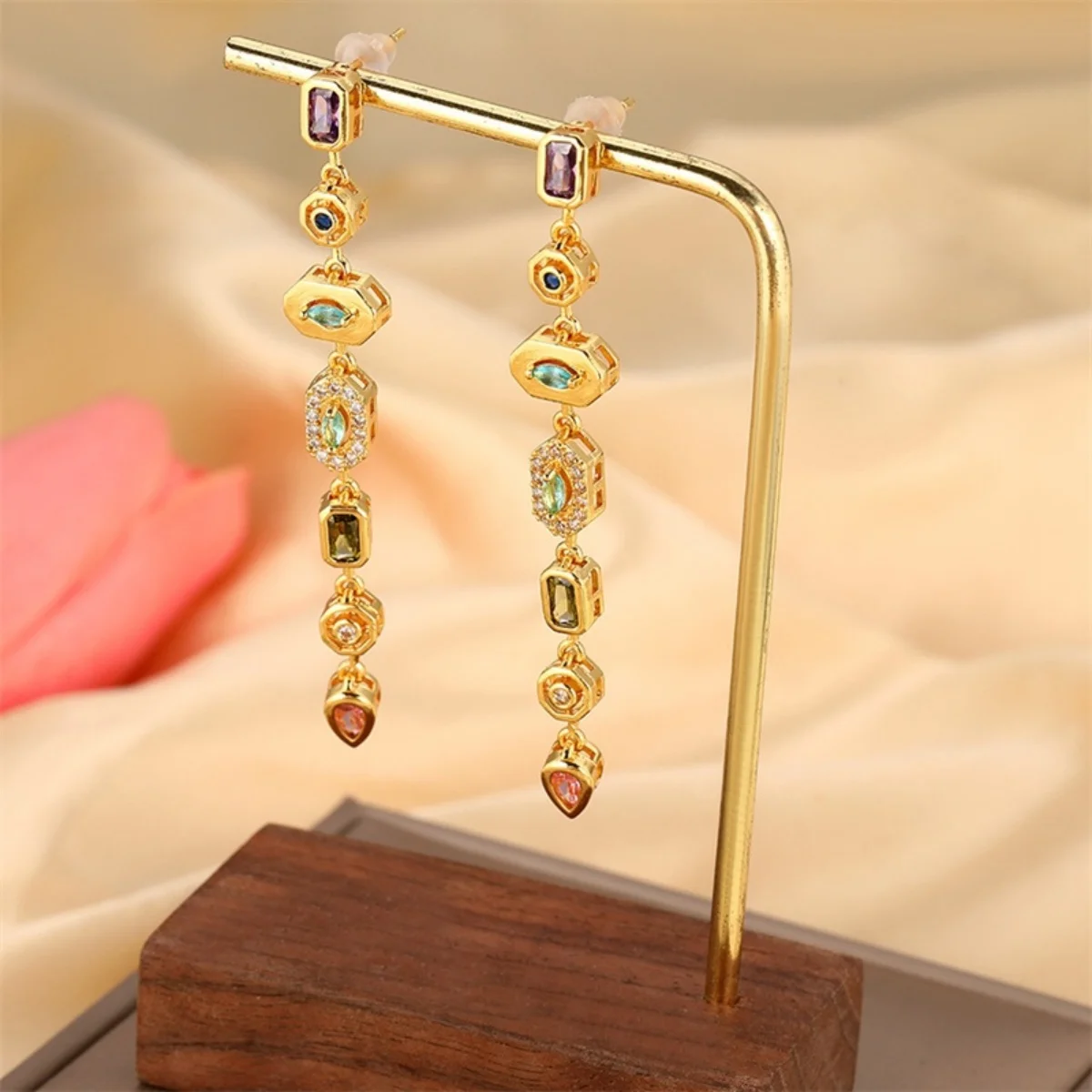 Buntes Zirkon-Schmuckset mit geometrischen Verbindungsstücken, Quastenanhänger, Halskette, Ohrringen und Armband für Damen und Herren, luxuriöses Edelstahl-Schmuckset – Detail 24