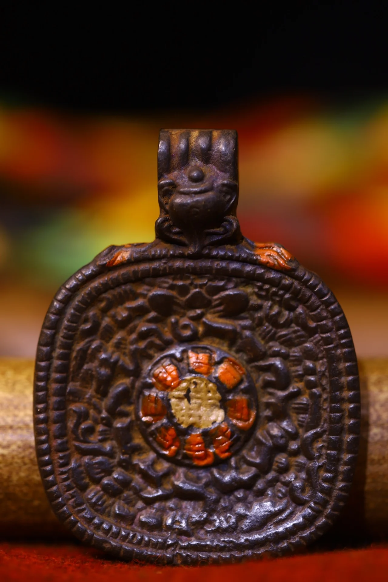 

2"Tibetan Temple Collection Old Bronze Cinnabar Painted Buddha Conch Cross Vajra Buddha Card Pendant Amulet Town house