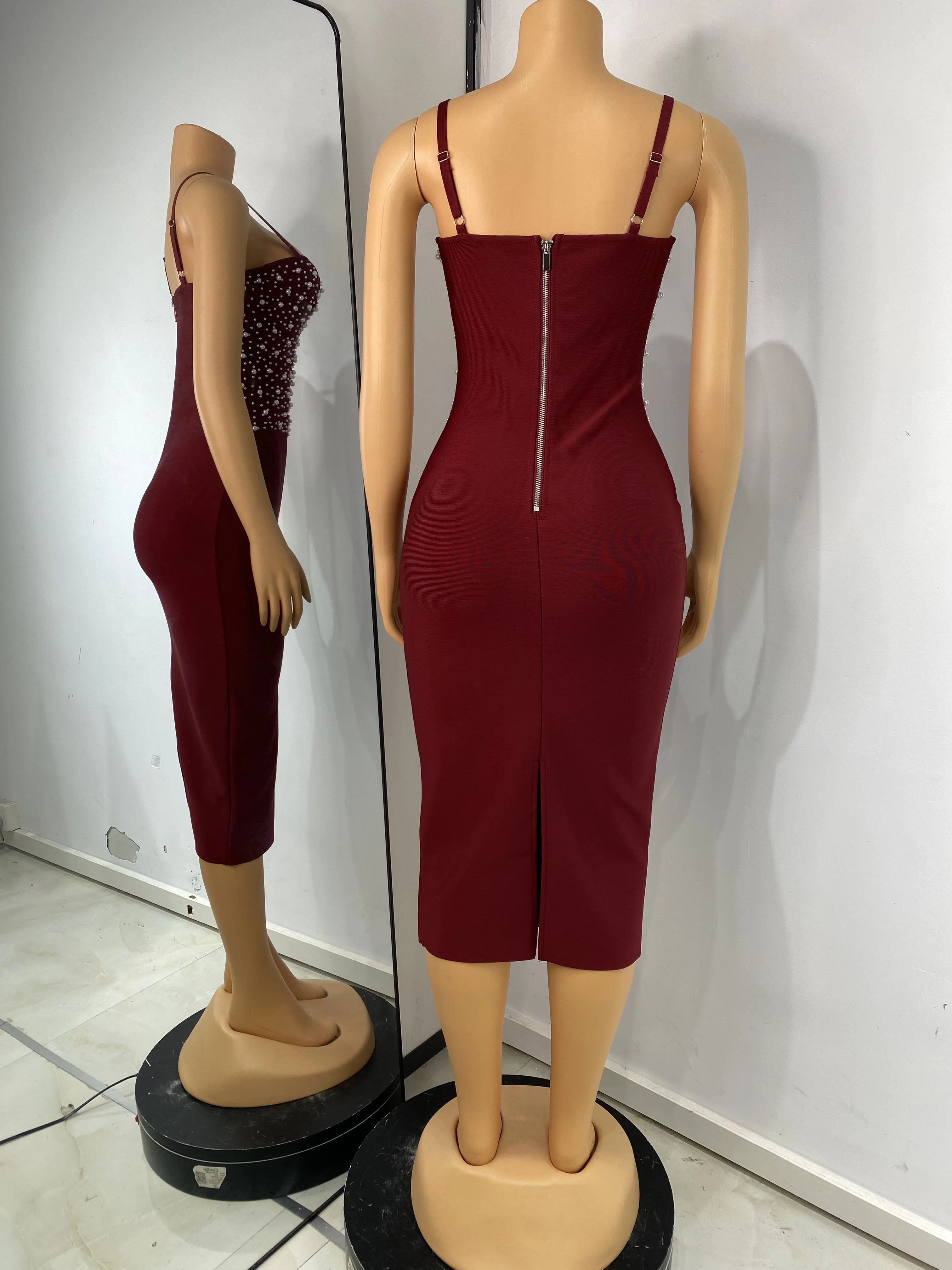 Sukienka bandażowa damska w kolorze burgundowym z perłami, elegancka, na ramiączkach spaghetti, dekolt w serek, midi, długa, w stylu high street, na wieczorne przyjęcie, sukienka biurowa (OL), dropshipping