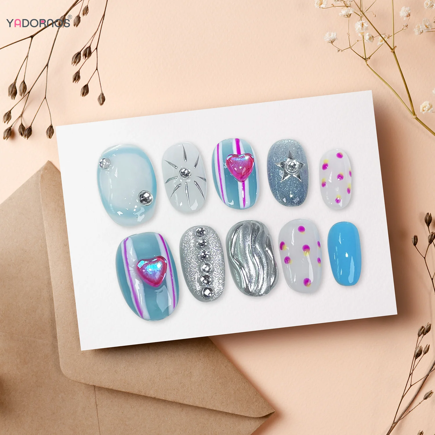 Unhas falsas artesanais para meninas e mulheres, desenhos de coração de amor rosa, manicure de metal prateado, imprensa redonda curta, unhas portáteis, Y2K, 10 peças