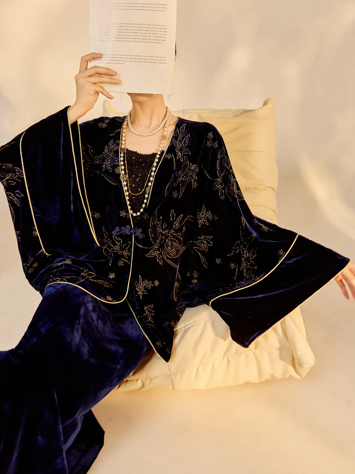 

Velvet Female Japanese Kimono Cardigan Jacket Luxury Hand-Embroidered Jacquard Hanfu Top Chinese Style Kimono Haori Yukata Coat