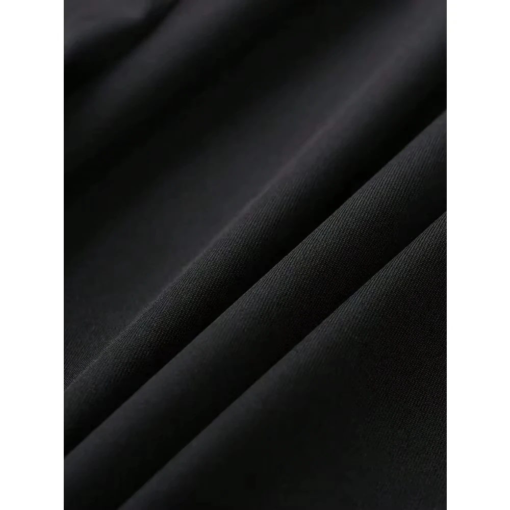 شورت جري نسائي فضفاض مناسب لليوجا واللياقة البدنية مع حزام خصر برباط وجيوب شورت y2k أسود