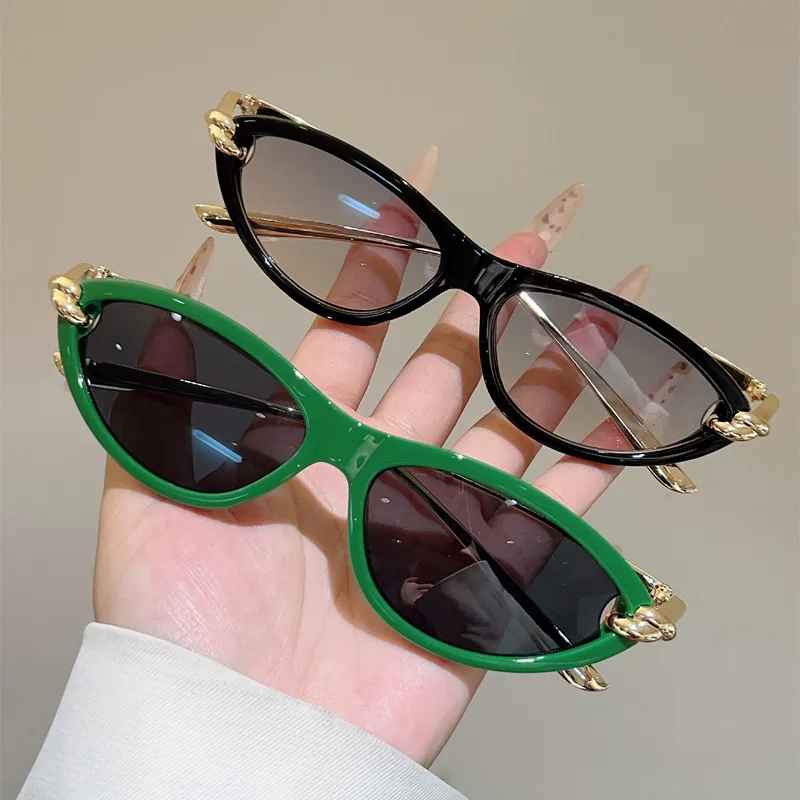 Einzigartige Legierung-Sonnenbrille mit Knotenbügel und Katzenaugen-Design für Damen, Neue Mode Blau-Rosa Farbverlauf Sonnenbrille, Sexy Fahrbrille für Damen in Schwarz – Detail 3