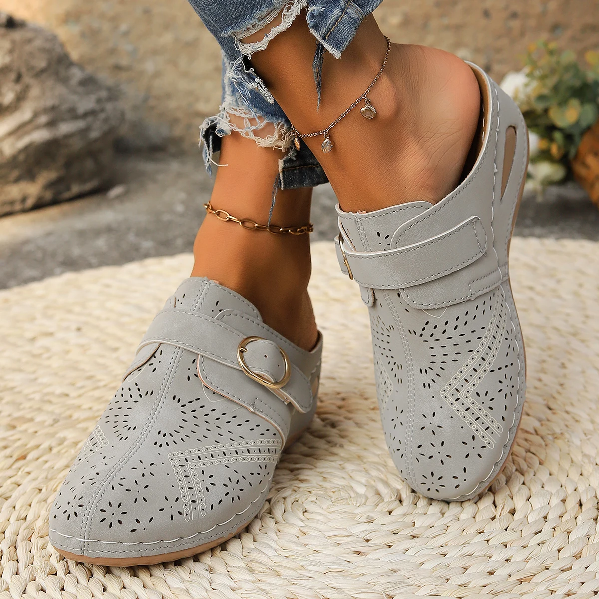 Lightweight Lace-up Fashion Half-support Outdoor Wading Beach Shoes Middle-aged Mother Shoes Summer 2024 New Arrival Size 36-43