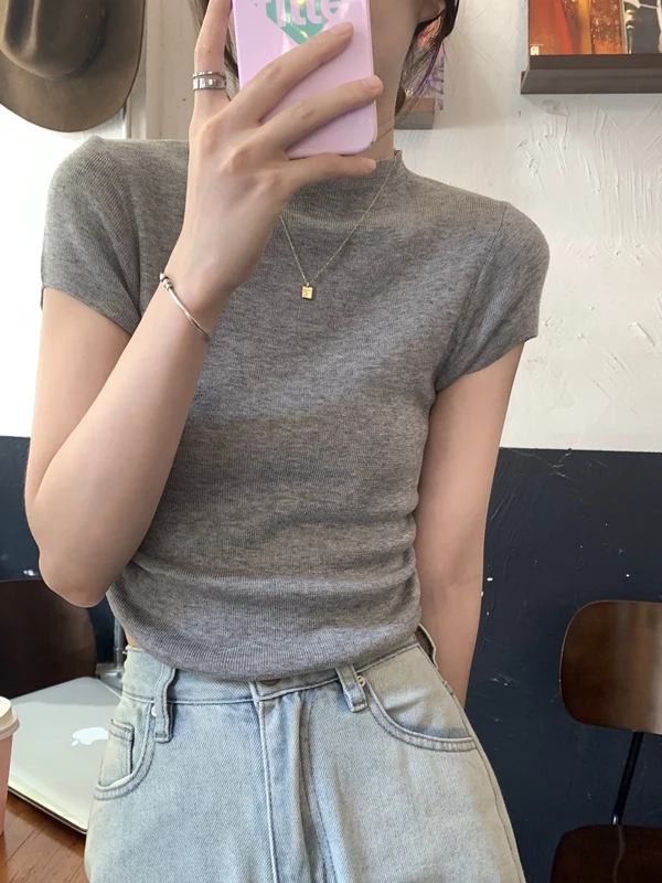 

White Knitted Slim Fit T-irt Women's Summer Waist Cinched Pleated f High Collar ort Sve Inner Wear Top