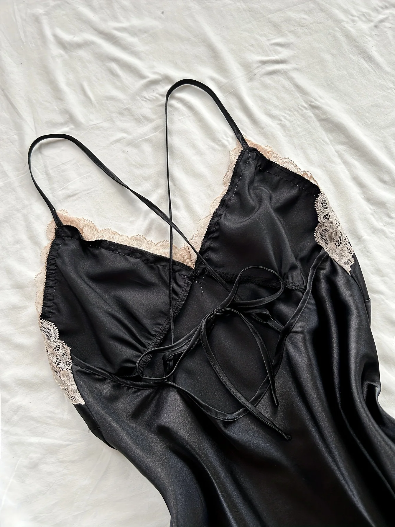 Damen-Unterhemd aus Satin mit V-Ausschnitt und Spitzenbesatz, 1-teilig, sexy Mini-Nachthemd – Detail 15