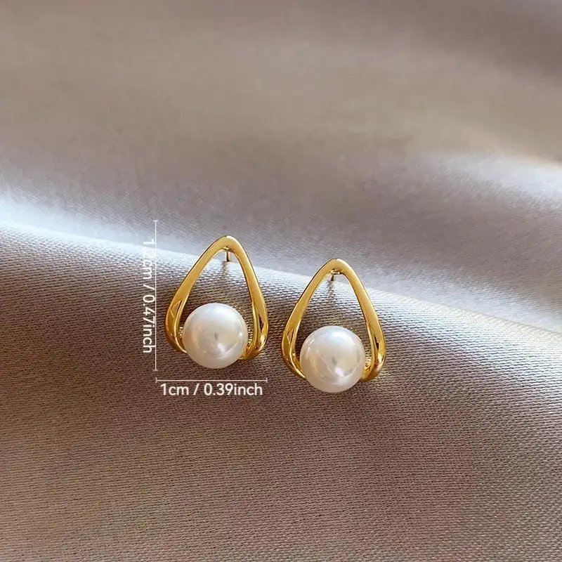 1 Paar kleine Ohrstecker in Gold- oder Silberfarbe mit Perlen für Damen, minimalistischer, metallischer, hohler, geometrischer Schmuck. – Detail 8